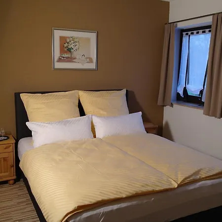 ベッド・アンド・ブレックファスト Heidehotel Jagdhof Gmbh 3*